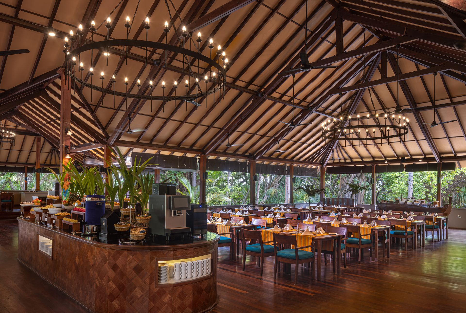 Bars (not full restaurants but part of dining list) at Adaaran Select Meedhupparu