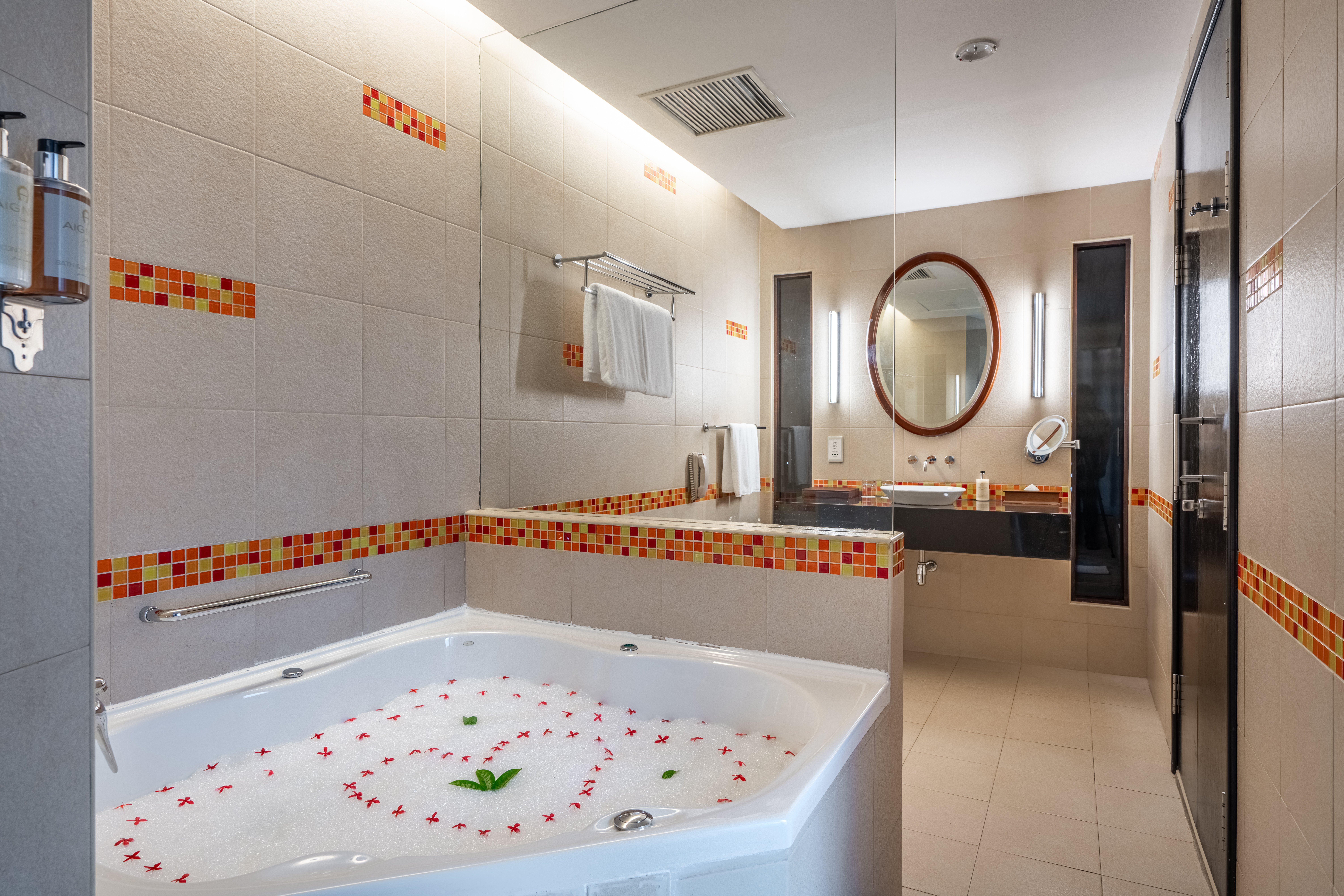 Hulhule Island Hotel resort