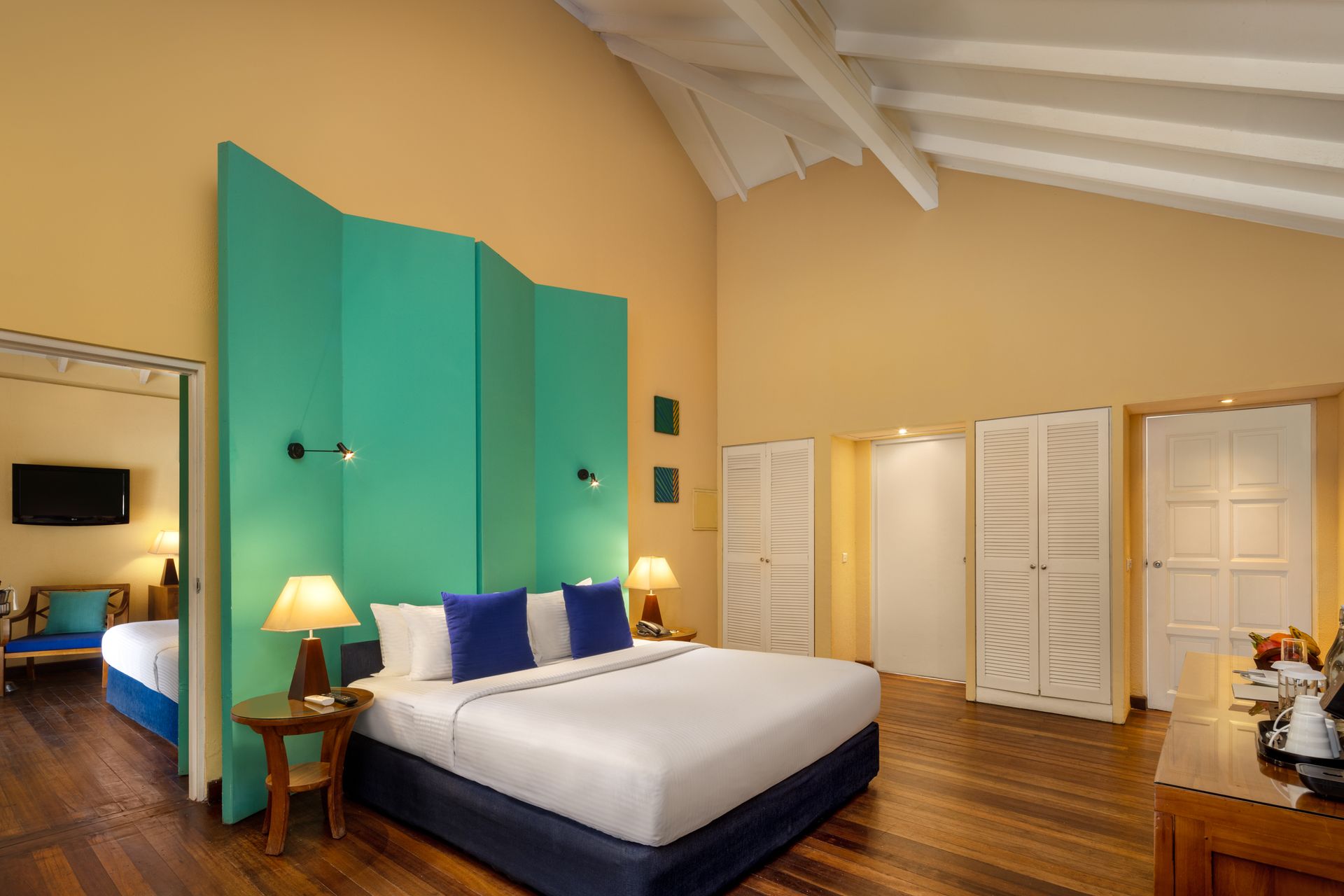 Family Beach Villa at Adaaran Select Meedhupparu