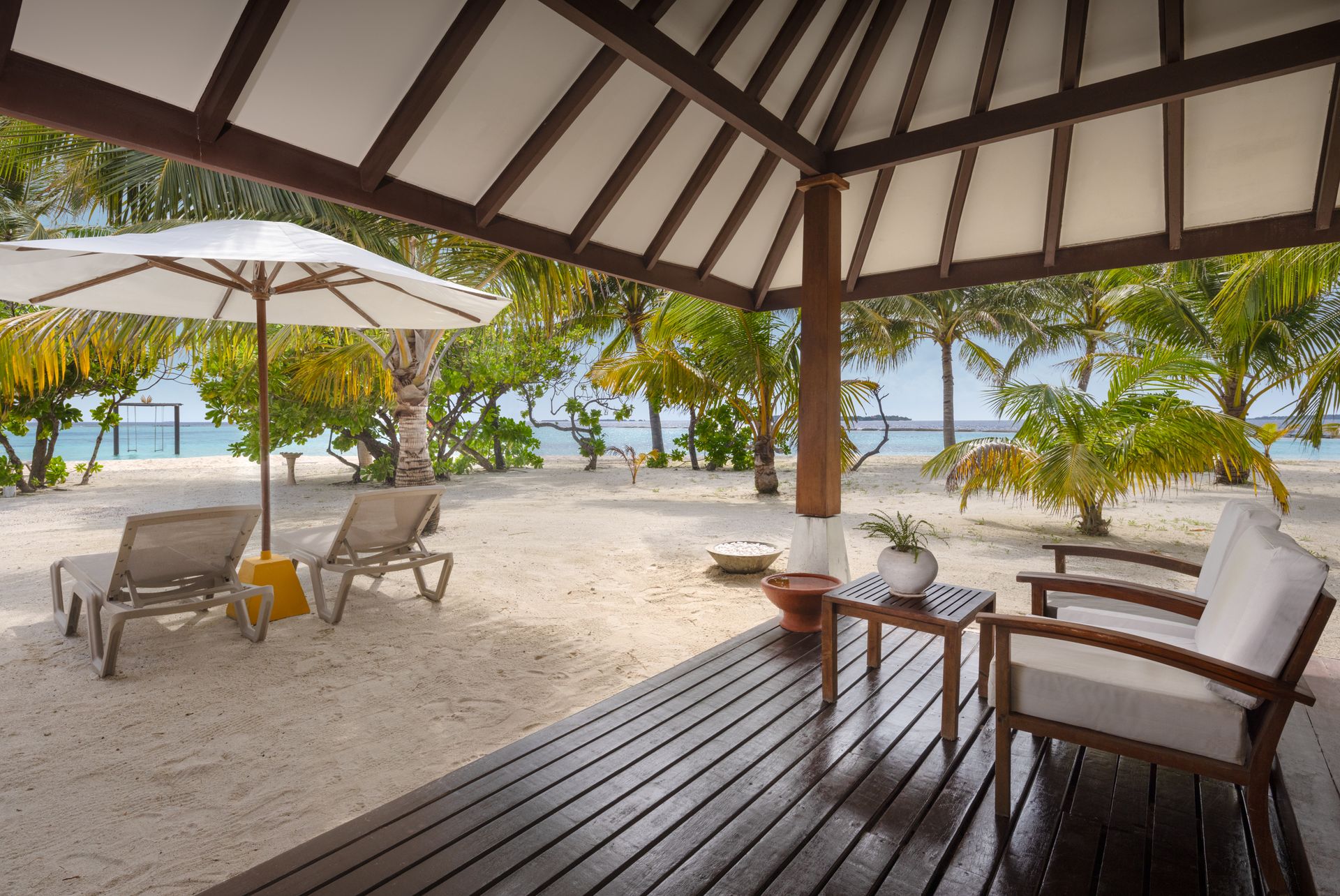 Sunset Deluxe Beach Villas at Adaaran Select Meedhupparu